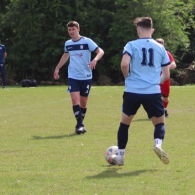 Play for BKS Sports in the EOFL, Live in Great Wakering. ⚽️🖤