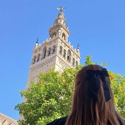 e4f5a479e153444's profile picture. Carpe Diem