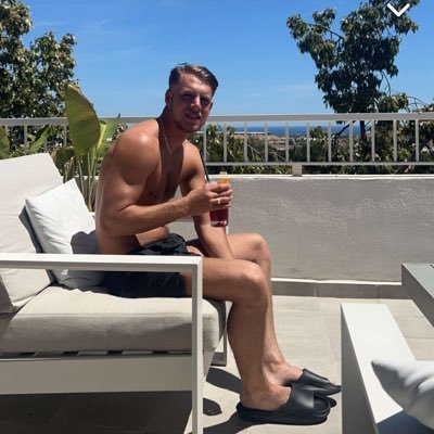 Ghosti27's profile picture. 