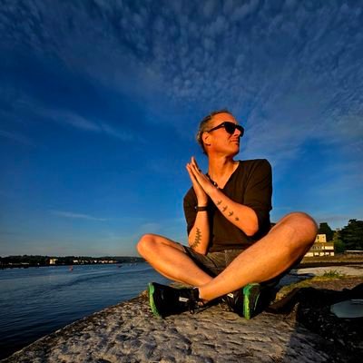 Sapere Aude — Photographer, designer, film maker, creative, thinker, earth science enthusiast, aspiring polymath.