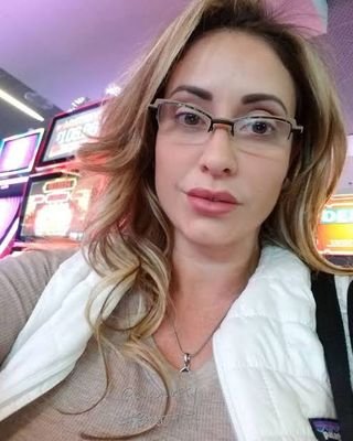 hey I'm freaky single mom, open minded,mature,hot romantic ,love what make me smiles