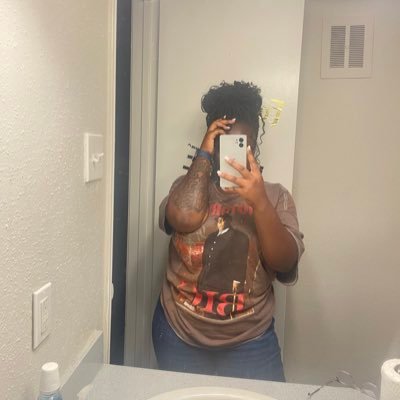 FunsizedHtx's profile picture. ✨Houstonian 🤟🏾 PVAMU ‘25💜💛