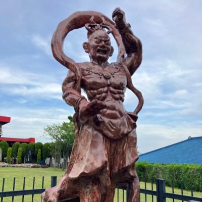 1977年神奈川県海老名市で初めて少林寺拳法の道院を開設して、現在は二代目道院長です。(火)(木)(土)の週3回、少年部18時から19時まで、大人部19時から20時30分まで、専有道場及び公共施設にて修練しており、共に楽しむ仲間募集中です。