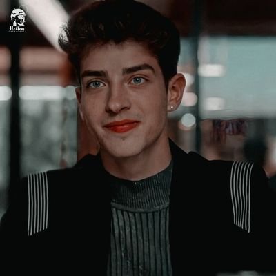 Soy estudiante pero también se me conoce como el pasivazo, aunque soy versátil e incestuoso...
#sexrol #xxxgay #freerol