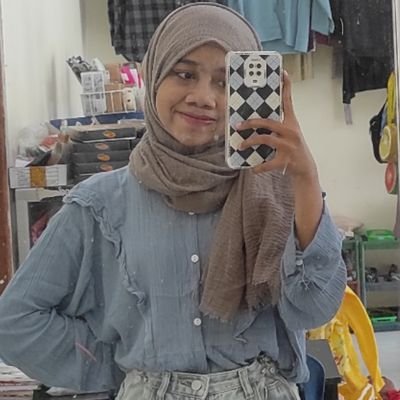 xxnaystry's profile picture. she/her • random acc