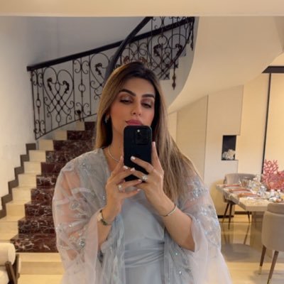 Beauty begins the moment you decide to be yourself.