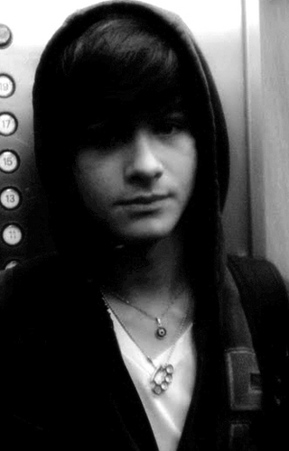 Skatista,sport,Blogueiro,Curto #StrondaMusic,Sigam a @BandaDreamlive eo @MulequeFC Blog oficial http://t.co/BDPjEMw59d *--*