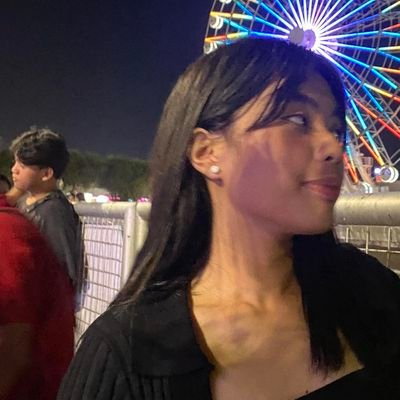 apobangpo | @BTS_twt ☆ ♬
unseen crumbs — @chlowquette