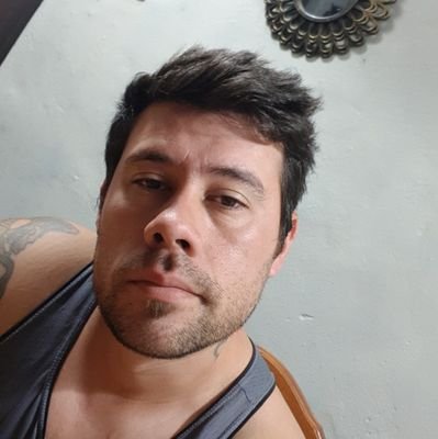 Amo los bultos por eso tengo uno enorme para disfrutar te espero en
telegram: @lucas_tsexii si quieres algo más íntimo