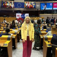 Amber (@amberlewis2024) 's Twitter Profile Photo