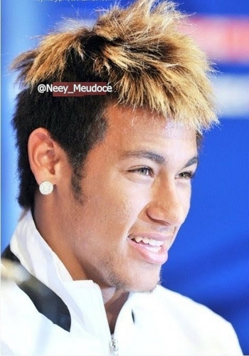 @njr92 te amuu mto vida 
esse twitt eh so pra kem ama o ney, feito para fãs  ♥ Dona: @Eliza_Cabulosa