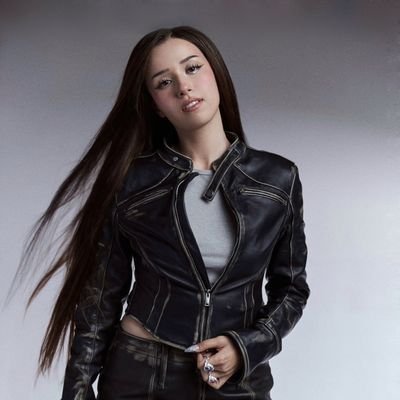 MelissaOls69473's profile picture. Arts and music.