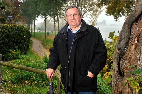 Ger Mulders gepensioneerd
Raadslid Gemeente Mook en Middelaar voor DGP/Kern
Lid van Scouting Don Bosco Mook en CV de Heikneuters Mook