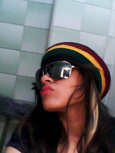 Sienpre con buena Vibra ㋡! Me gusta caminar por las calles d mi mundo escuchando Reggae♪♬..
Un cosejo Vive tu vida a Todo volumen▂ ▃ ▅ ▆ peace and love☮♥..