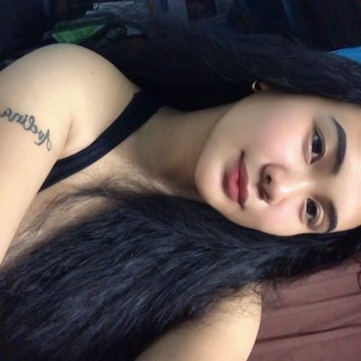 krys_ylle's profile picture. 