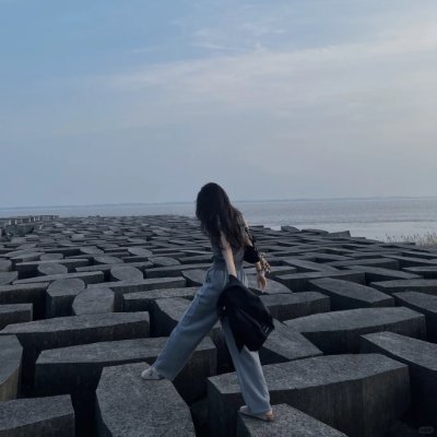 My attitude depends on the people in front of me!
Don't talk about Crypto with me, I will block you !