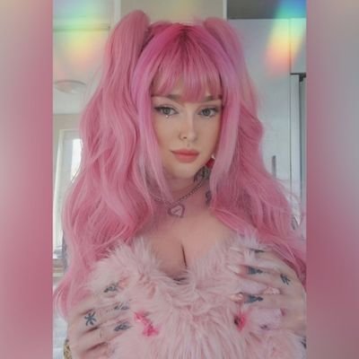 kaleidoscooop's profile picture. the human equivalent of cheese puffs and red wine.