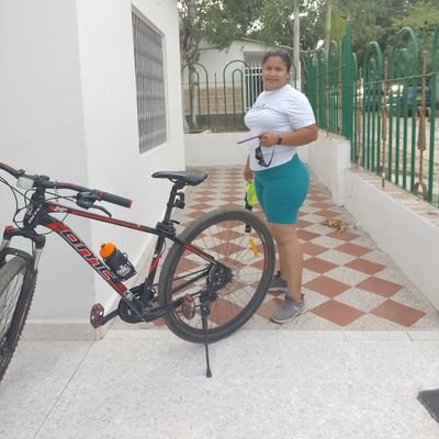 ❤️Cuarentona Exitosa✌️Vegana🥦Caudilla😛Filántropa😆Hedonista👌 Vallenatologa🎹CasiPolitologa🧑🏫 VIRGEN y Resuelvo✌️