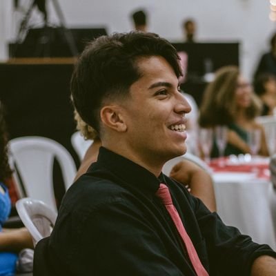 Apaixonado pelo @flamengo /
Amar a Deus amando pessoas / Ex-IFRJ-SG /
Nutrição - UFF