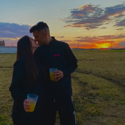 amaraaleonardo's profile picture. 