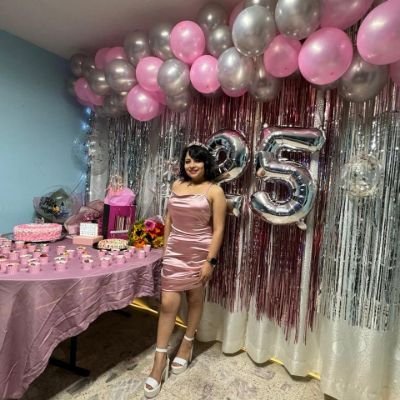 Keren_Adarely's profile picture. “Cuando te enamoras de la luna, dejas de mirar las estrellas. Y no estoy hablando del cielo.”  💜