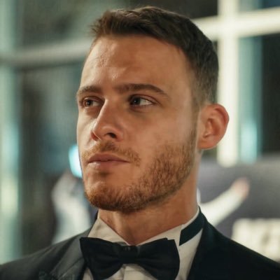 denimezie's profile picture. it's bürsin's charisma for me