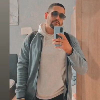 Se você quer saber como um homem é, preste atenção em como ele trata quem é inferior a ele, não seus iguais.