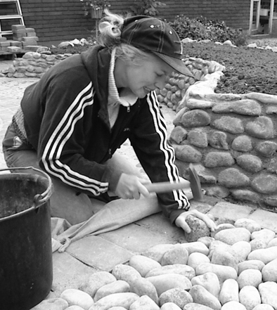 Aase_Irene's profile picture. Hvordan kan jeg med min energi og viden flytte dig så du bliver positiv og glad. Det er min tanke når jeg er sammen med andre mennesker