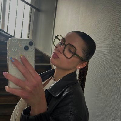 ambreprrt's profile picture. laissez du temps au temps 🦋✨