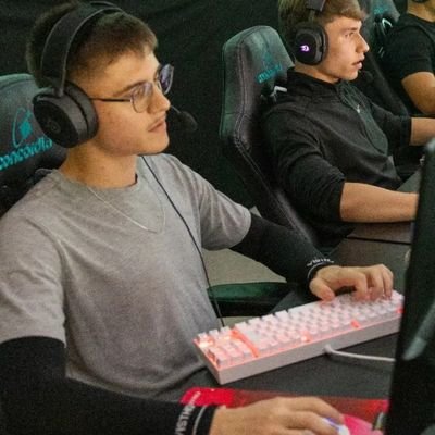 re1c3r's profile picture. Owner and CEO @rbskins_cs2