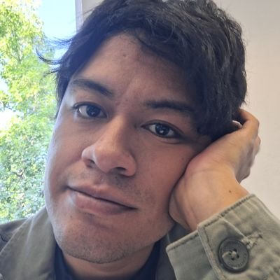 Amateur.
Aprendiz de todo, maestro de nada.
Errante.