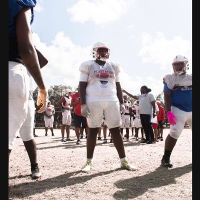 Offensive/Defensive Lineman 6’3” 300 Class Of 2025🏈 3.0GPA