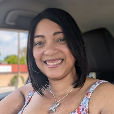 💛 Founder @datewithintent 🧶 Designer/Owner of @ByJHummingbird 🧶🏀NBA Fan but #WeTheNorth first.