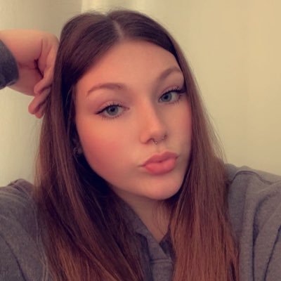 gretchentheone's profile picture. 