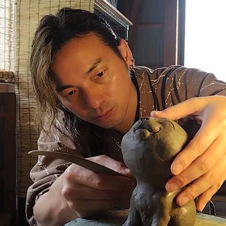 inryokusoutenjo's profile picture. 陶芸家/引力装填所 所長です!!!☺
【陶芸財団展 陶人形部門 】2014年 優秀賞受賞🥇、2013、2017、2022年 入選

作品紹介、ご依頼はHPからどうぞ→ https://t.co/yMdGpLTxF5