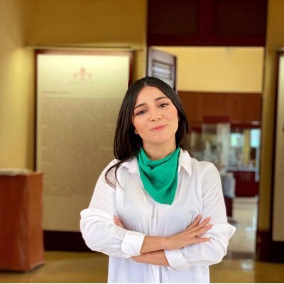 GuadalupeMagd13's profile picture. Siempre a la izquierda.