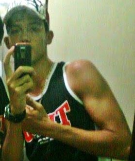 meu nome e luiz felipe....sou lutador de muay thai..gosto de jogaar bolaa...andaar na modaa...e tirar mta ondaa....se kiseer sabeer mais..folow-me