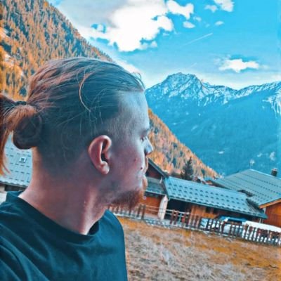 Software Engineer. Motorcyclist enthusiast. Tweets in 🇫🇷🇺🇸🇬🇧.