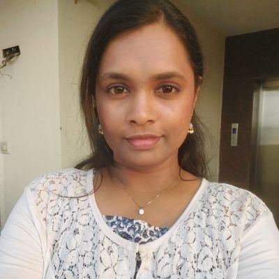 lipglosstales's profile picture. 💻 Communication Specialist 🔸 Social media manager 

🔆 Beauty & Lifestyle Blogger 🔸  Coffee Addict  🔸 Netflix Junkie