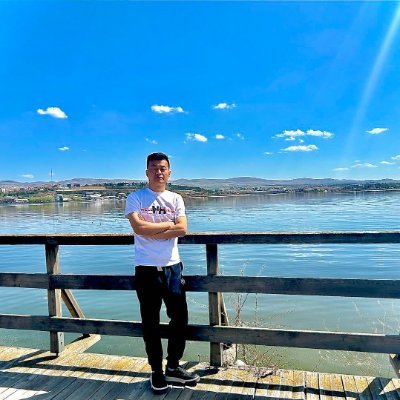 Lxp520zjb's profile picture. time is movement