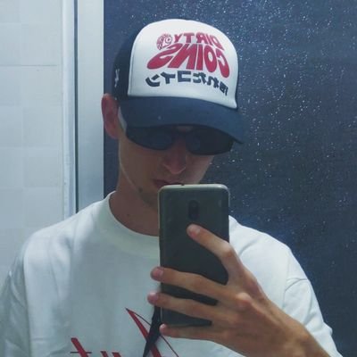 Fabio_Gampl's profile picture. chronically//overthinking/