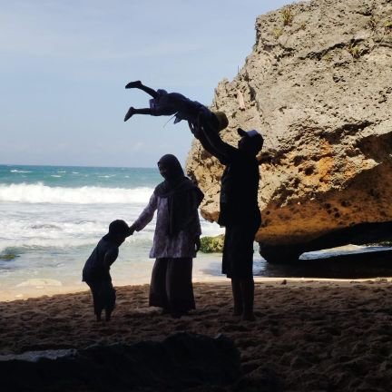 NurlelaAjjaahh's profile picture. 