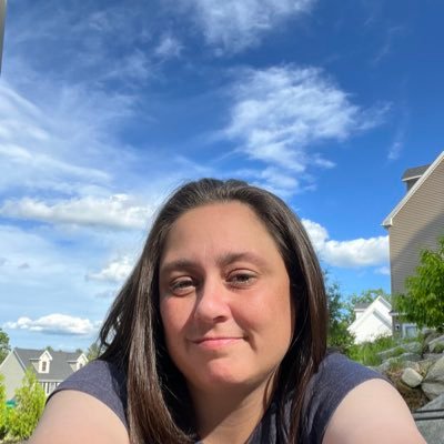 SArah2308821's profile picture. 