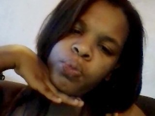 larissalovato1's profile picture. 