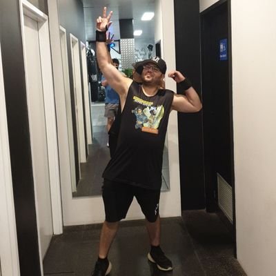 Funny care loving fun to hung out with love to dance and clubbing and gaming and love motivating people
