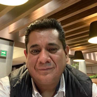 Soy un rebelde con causa || Juguetón y diablo || Nada me detiene || Licenciado en Derecho || Maestro en Derecho Administraivo ||