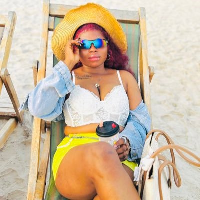 Justxx_Vee's profile picture. Blunt&Sassy✨