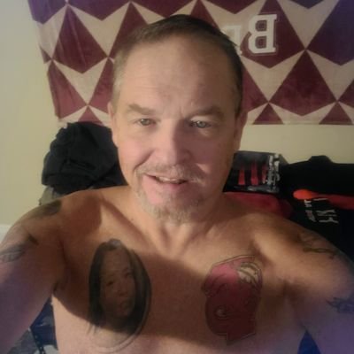 I am a married half of a swinger couple playing alone. I am in North Central Florida. Looking for a couple or female to play. Not buying. no p2p.