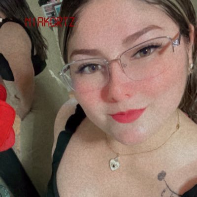 No soy complicada,pero me gustan las cosas correctas...soy muy divertida y amiga