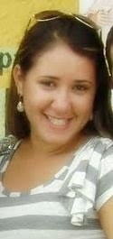 A mulher que expressa fáciL com um Sorriso as Alegrias de viver a vida, e com esse mesmo Sorriso disfarça as mágoas que trááz no peito!